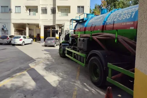 Transporte de Lama Bentonítica em Niterói